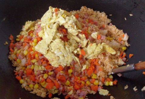 腰果火腿炒饭步骤10