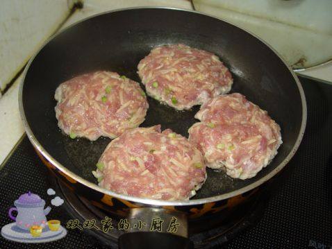 猪肉窝蛋煲仔饭步骤7