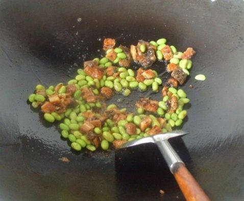 青豆鱼香炒饭步骤5