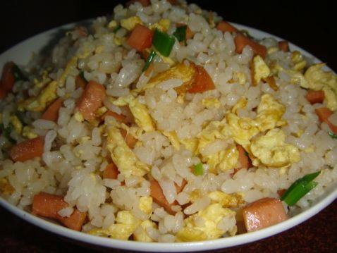 火腿肠鸡蛋炒饭步骤8