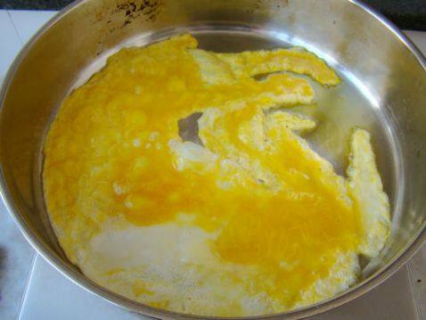 鸡蛋玉米粒炒饭步骤3