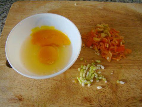 鸡蛋玉米粒炒饭步骤1