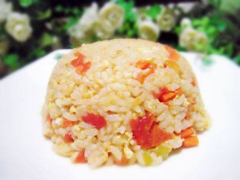 西红柿胡萝卜蛋炒饭步骤9