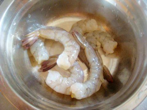 扬州蛋炒饭步骤2