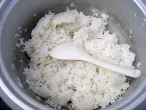 火腿肠炒饭步骤1