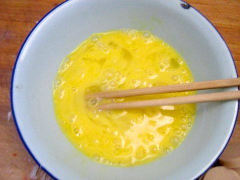 火腿肠炒饭步骤3