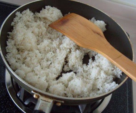 火腿蛋炒饭步骤2