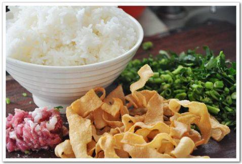 脆干泡饭步骤1