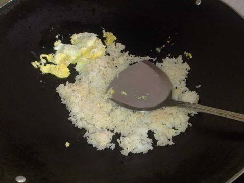 姜蓉炒饭步骤3