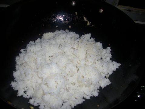 豆豉蛋炒饭步骤3