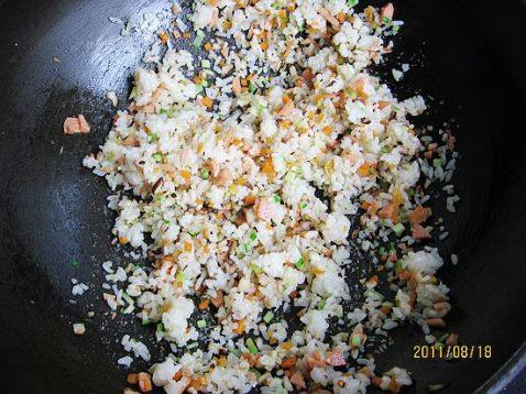 海苔炒饭卷步骤5