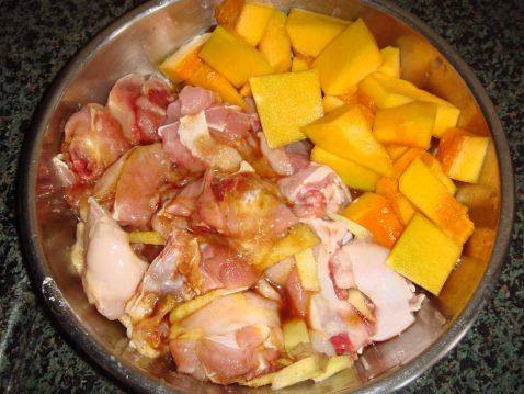 南瓜鸡肉焖饭步骤1