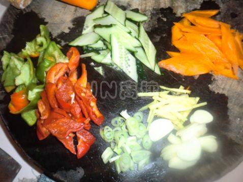 黑胡椒牛柳饭步骤3