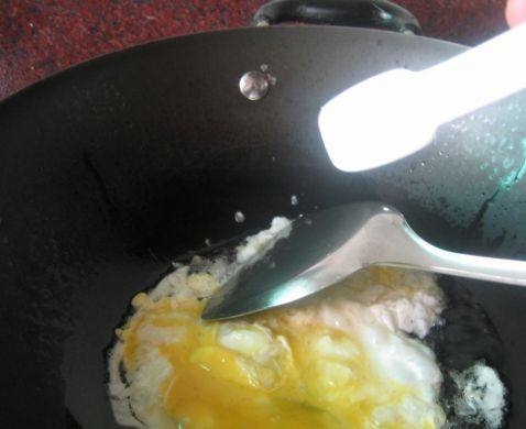 金银玉满屋的饭炒蛋步骤3