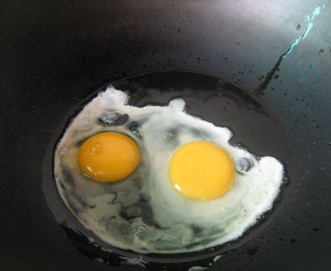 金银玉满屋的饭炒蛋步骤2