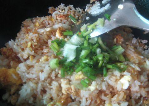 金银玉满屋的饭炒蛋步骤6