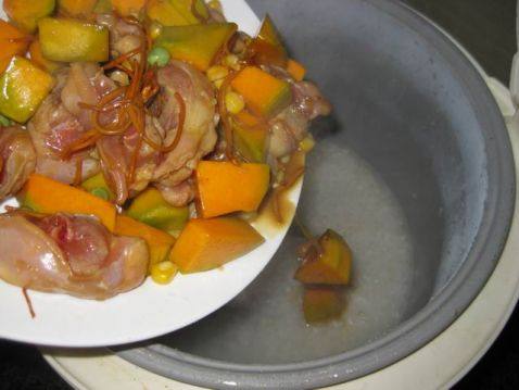 虫草花南瓜鸡肉电锅饭步骤5