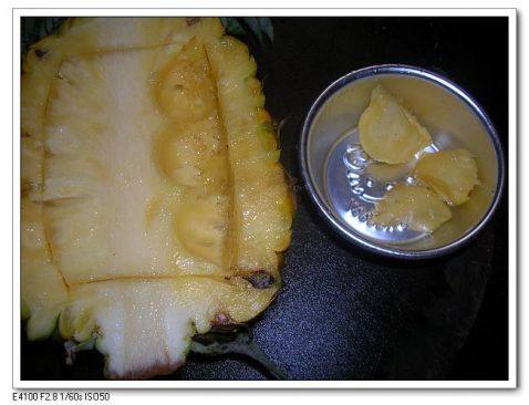 菠萝水果炒饭步骤3