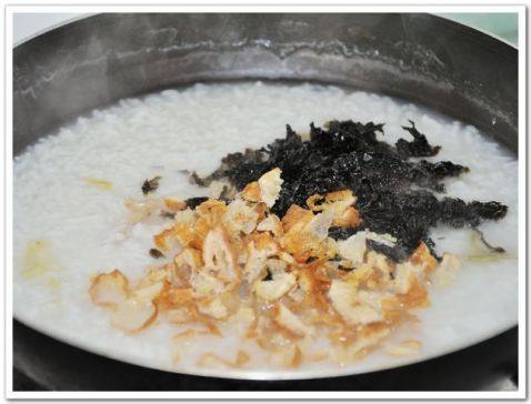 油条紫菜泡饭步骤5