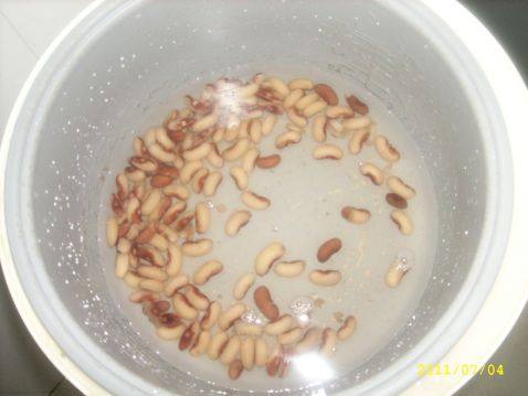 蜜枣红豆饭步骤1