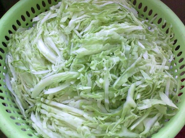 大盆饭之包菜腊肠饭步骤2