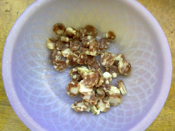 大盆饭之包菜腊肠饭步骤3