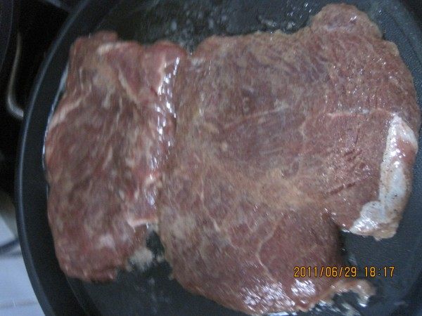 番茄牛排饭步骤3