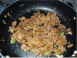 孜然牛肉炒饭步骤5