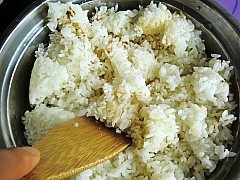 葱香蛋炒饭步骤2
