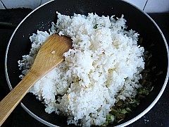 葱香蛋炒饭步骤5