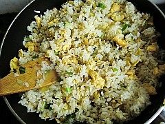 葱香蛋炒饭步骤11