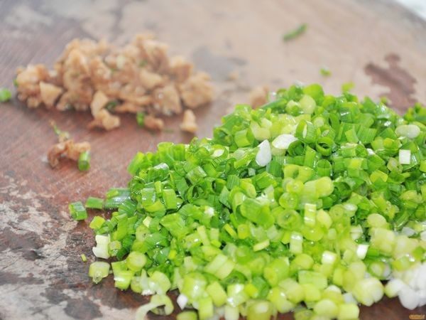 葱花蛋炒饭步骤2