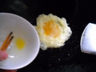 多彩花色炒饭步骤2