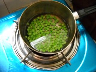 多彩花色炒饭步骤3