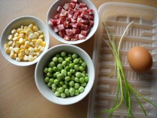 多彩花色炒饭步骤1