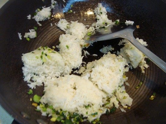 蛋皮包饭步骤2