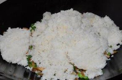 海鲜炒饭步骤11