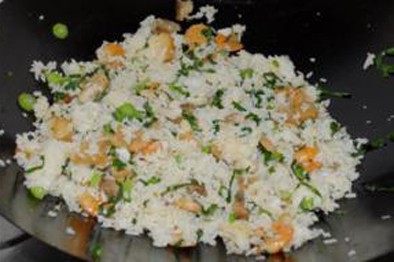 海鲜炒饭步骤12