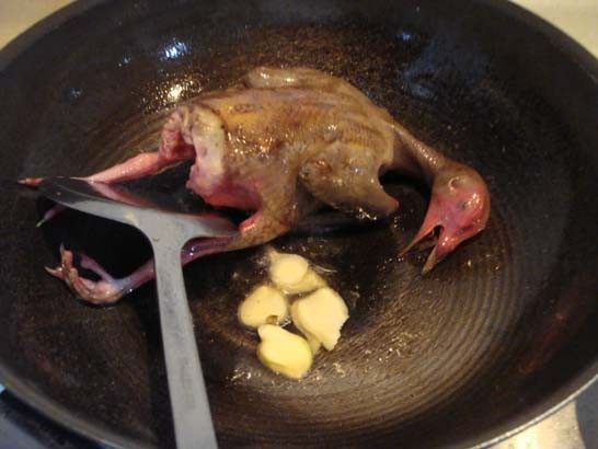 三杯乳鸽彩蔬饭步骤1