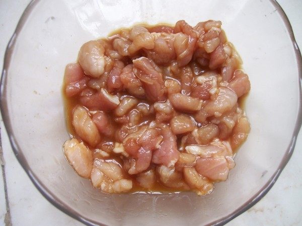 茄丁拌饭步骤1