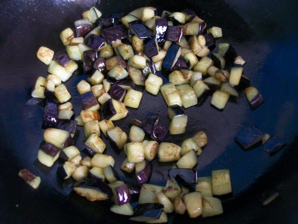 茄丁拌饭步骤4