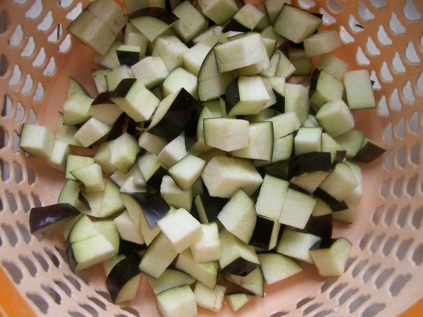 茄丁拌饭步骤2
