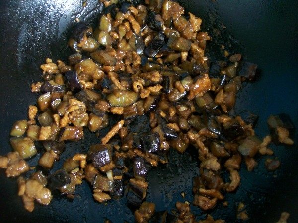 茄丁拌饭步骤9