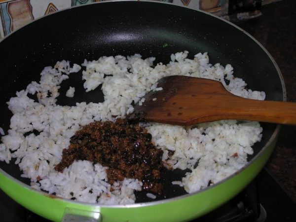肉酱薄荷炒饭步骤2