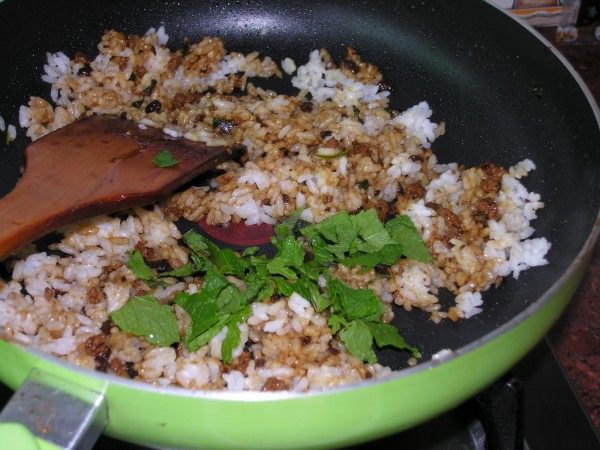 肉酱薄荷炒饭步骤3