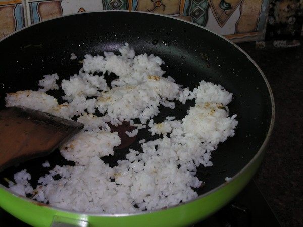 肉酱薄荷炒饭步骤1