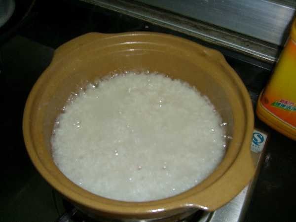 番茄腊肠煲仔饭步骤3