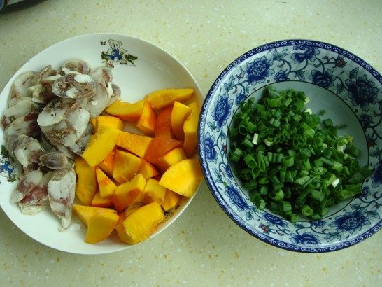 金瓜腊肠焖饭步骤1