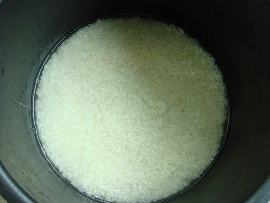 金瓜腊肠焖饭步骤2