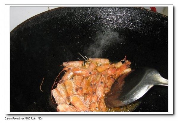 虾油炒饭步骤1